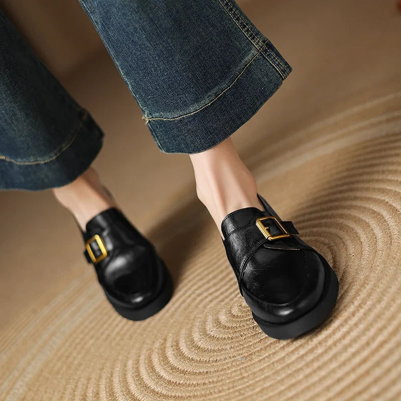 Loafersy Bellora z klamrą