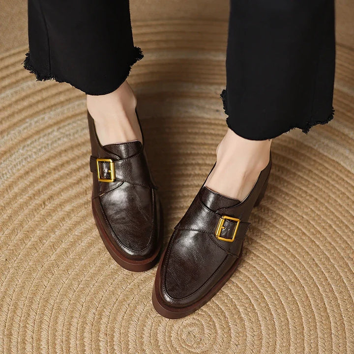 Loafersy Bellora z klamrą