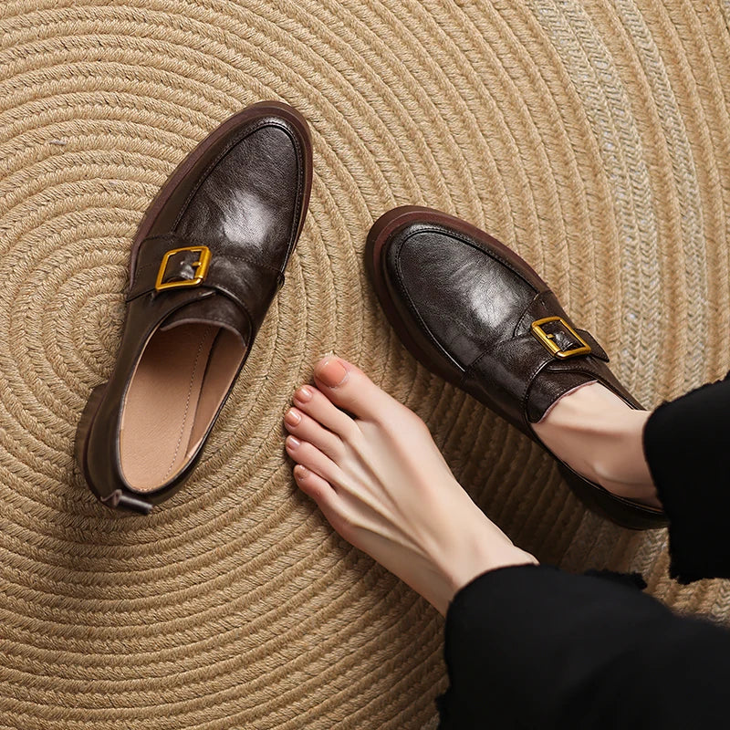 Loafersy Bellora z klamrą
