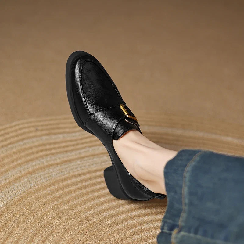 Loafersy Bellora z klamrą