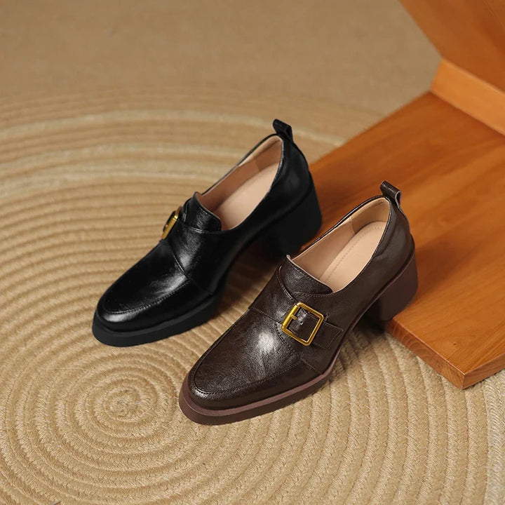 Loafersy Bellora z klamrą