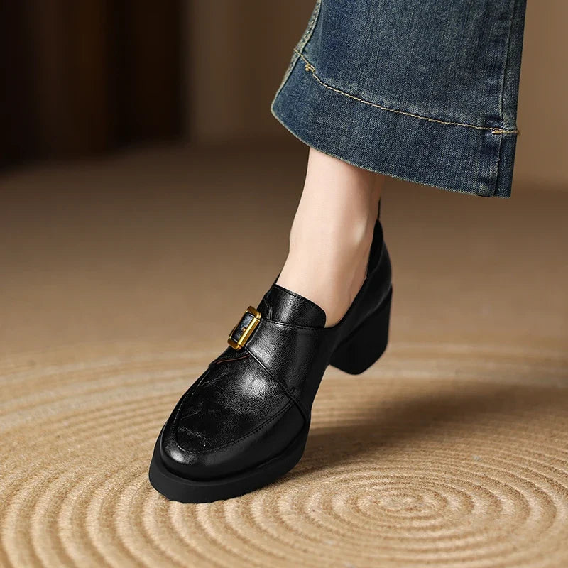 Loafersy Bellora z klamrą