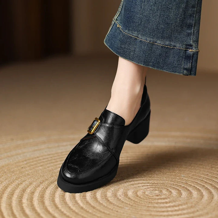 Loafersy Bellora z klamrą