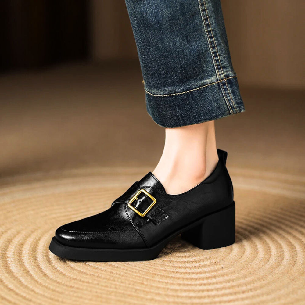 Loafersy Bellora z klamrą