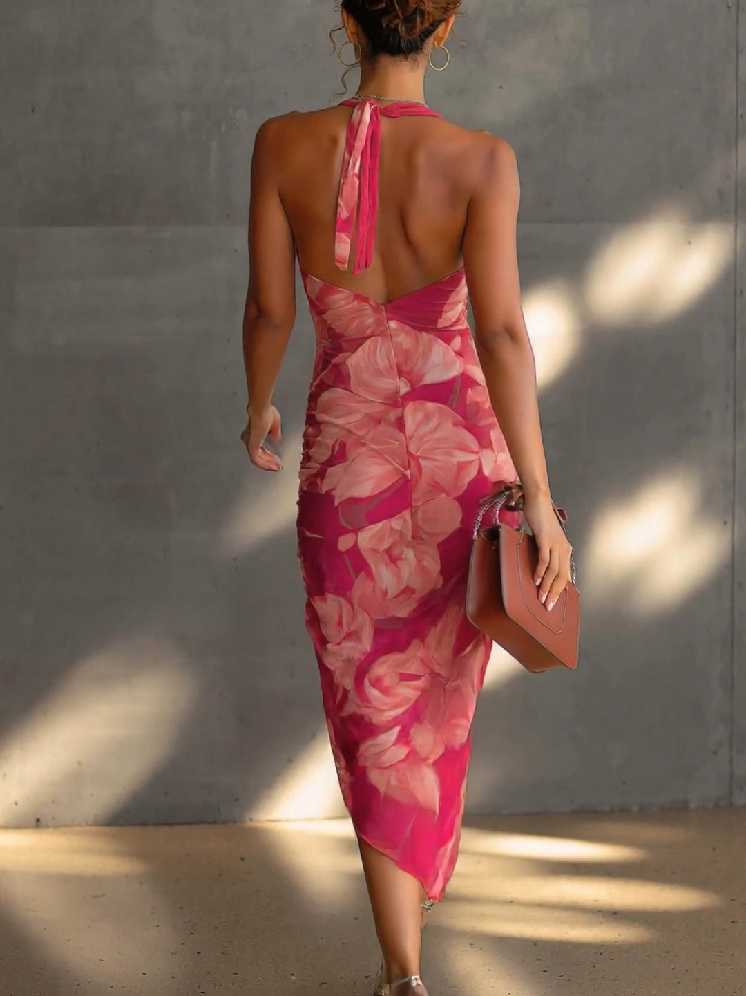 Sukienka Bodycon Bez Rękawów z Kwiatowym Wzorem Różowa