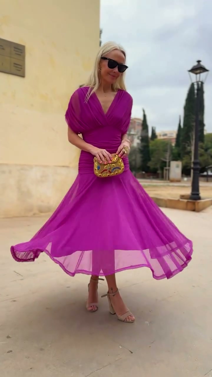 Fiona - Elegancka Sukienka Fuksjowa